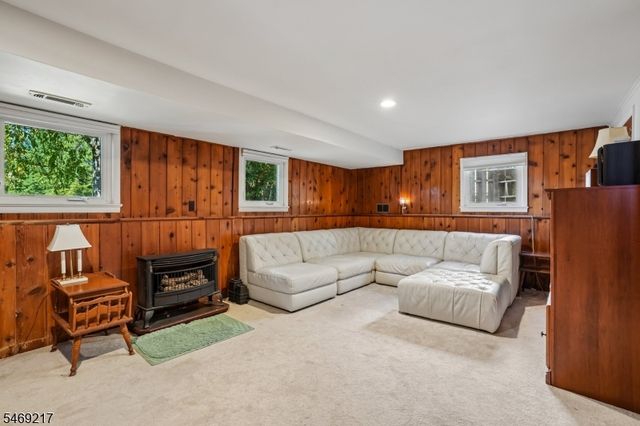 4 Nautical Ter, Jefferson Twp., NJ 07849