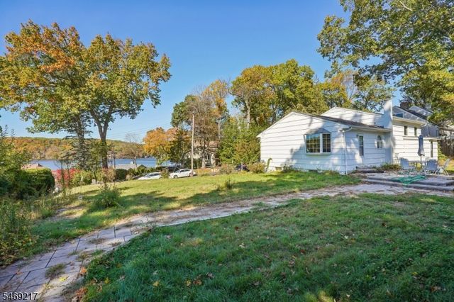 4 Nautical Ter, Jefferson Twp., NJ 07849