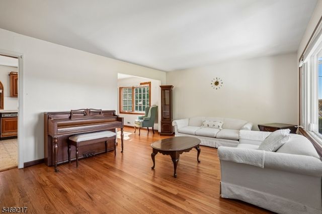 4 Nautical Ter, Jefferson Twp., NJ 07849