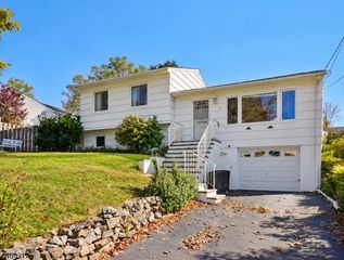 4 Nautical Ter, Jefferson Twp., NJ 07849
