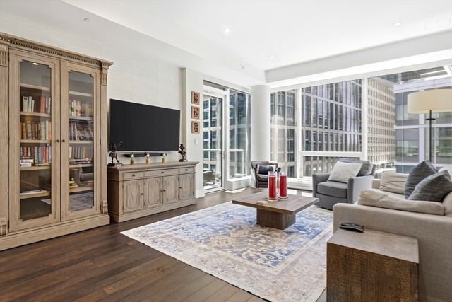 22 Liberty 6G, Boston, MA 02210