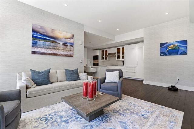 22 Liberty 6G, Boston, MA 02210