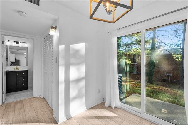 204 Northpoint Avenue C, High Point, NC 27262