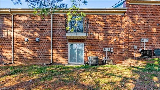 204 Northpoint Avenue C, High Point, NC 27262