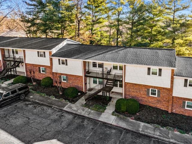 204 Northpoint Avenue C, High Point, NC 27262