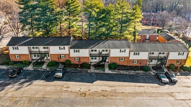 204 Northpoint Avenue C, High Point, NC 27262