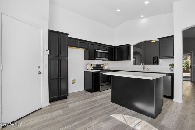 6760 E NORTHRIDGE Street, Mesa, AZ 85215