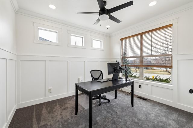 15204 Northview Drive, Urbandale, IA 50323