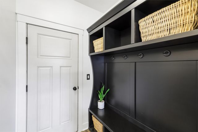 15204 Northview Drive, Urbandale, IA 50323