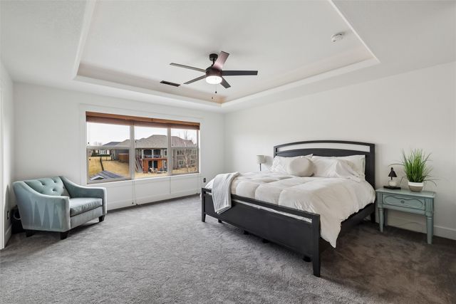 15204 Northview Drive, Urbandale, IA 50323