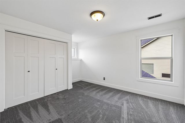 15204 Northview Drive, Urbandale, IA 50323