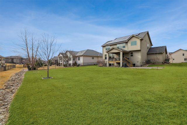 15204 Northview Drive, Urbandale, IA 50323