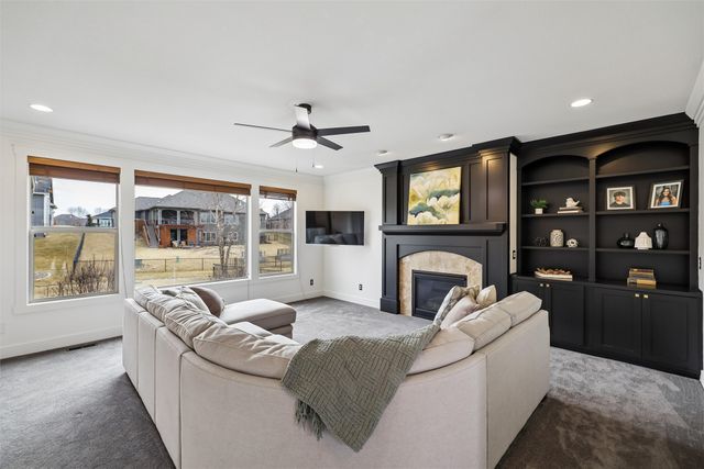 15204 Northview Drive, Urbandale, IA 50323