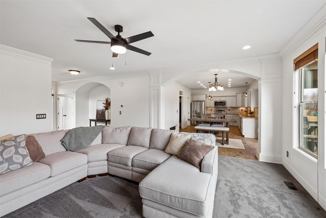 15204 Northview Drive, Urbandale, IA 50323