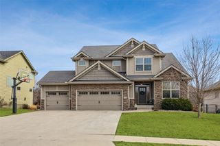 15204 Northview Drive, Urbandale, IA 50323