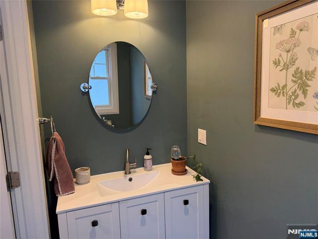 86 Jacoby Street, Maplewood, NJ 07040