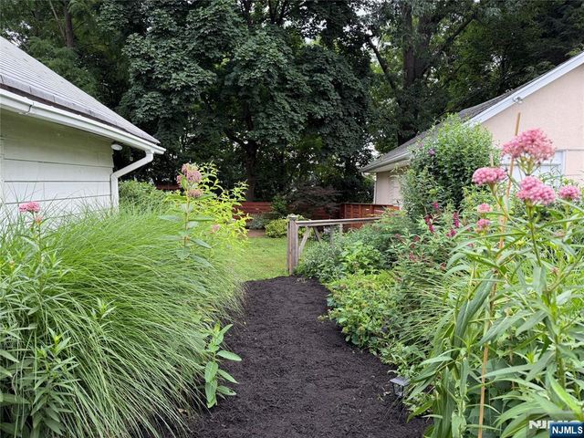 86 Jacoby Street, Maplewood, NJ 07040