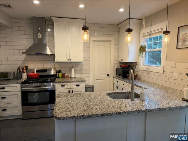 86 Jacoby Street, Maplewood, NJ 07040