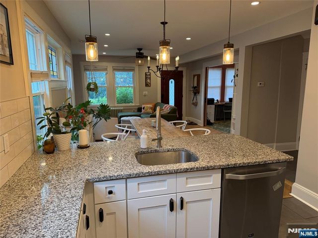 86 Jacoby Street, Maplewood, NJ 07040