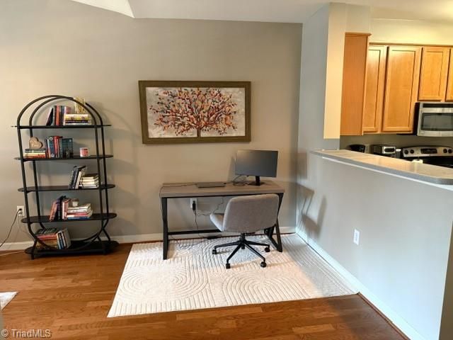 7108 W Friendly Avenue 311, Greensboro, NC 27410