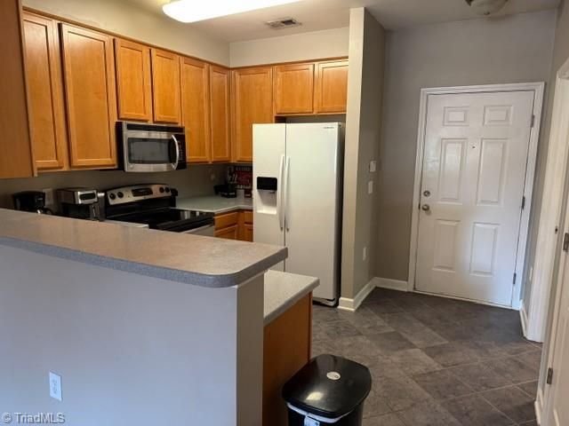 7108 W Friendly Avenue 311, Greensboro, NC 27410