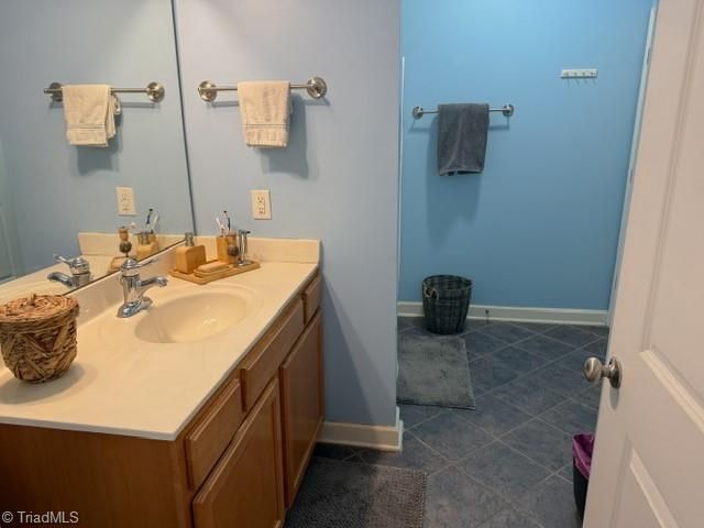 7108 W Friendly Avenue 311, Greensboro, NC 27410