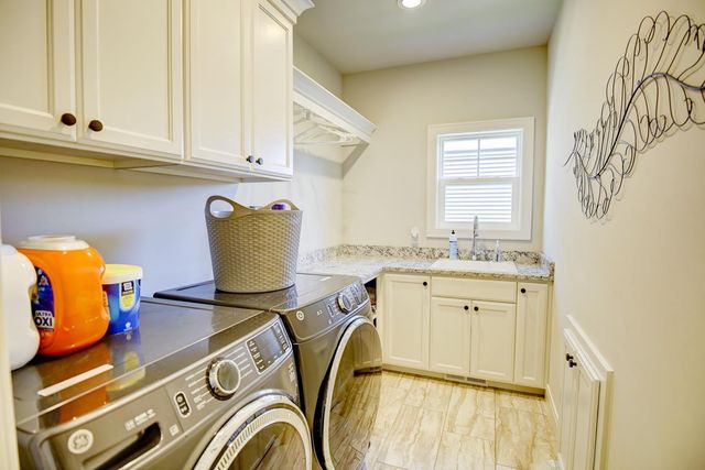 802 Ronald Overlook, Waunakee, WI 53597