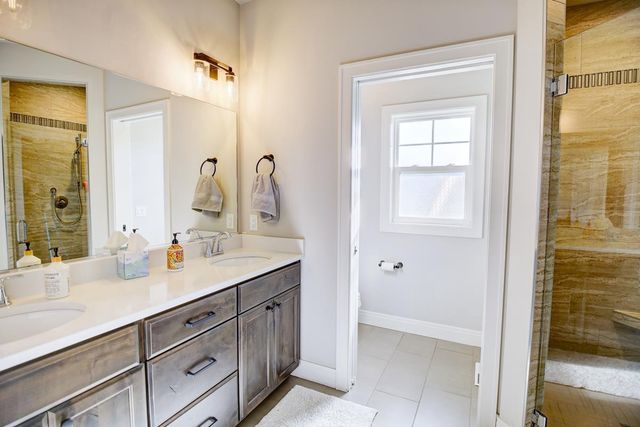802 Ronald Overlook, Waunakee, WI 53597