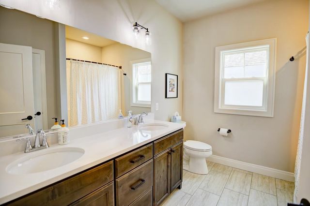 802 Ronald Overlook, Waunakee, WI 53597
