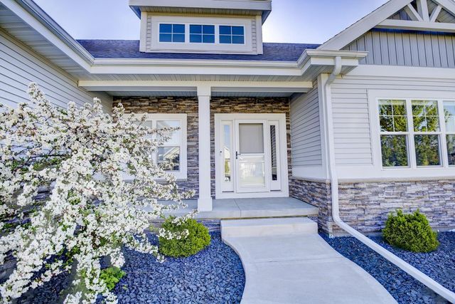 802 Ronald Overlook, Waunakee, WI 53597
