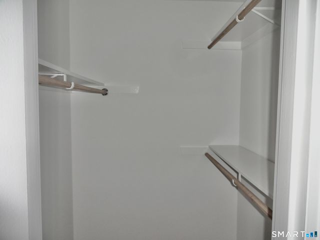 245 Unquowa Road APT 102, Fairfield, CT 06824