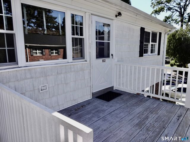 245 Unquowa Road APT 102, Fairfield, CT 06824