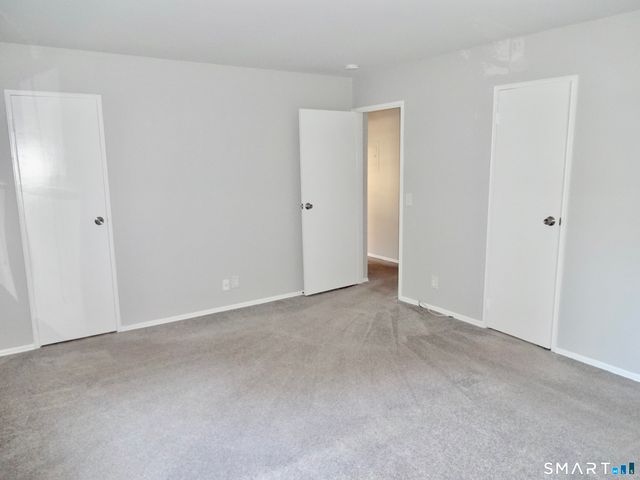 245 Unquowa Road APT 102, Fairfield, CT 06824