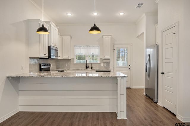 1672 Alamo Crossing, Tyler, TX 75701