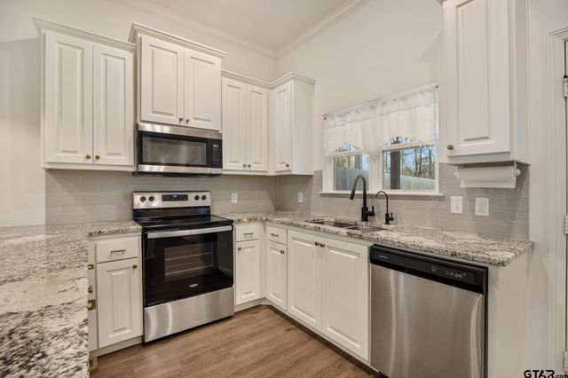 1672 Alamo Crossing, Tyler, TX 75701