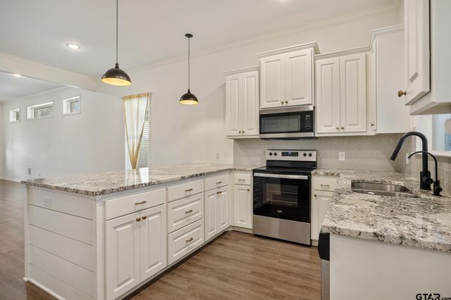 1672 Alamo Crossing, Tyler, TX 75701