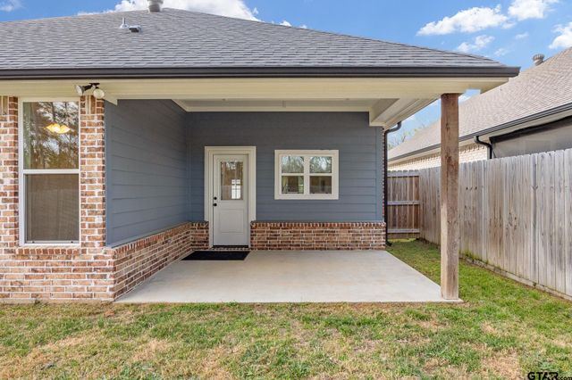 1672 Alamo Crossing, Tyler, TX 75701