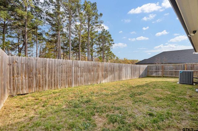 1672 Alamo Crossing, Tyler, TX 75701