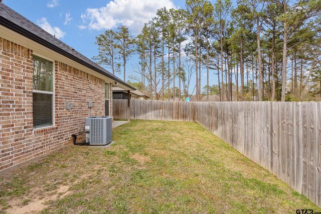 1672 Alamo Crossing, Tyler, TX 75701