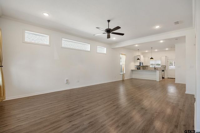 1672 Alamo Crossing, Tyler, TX 75701