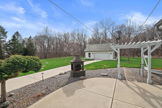 1511 Prairie LANE, Hubertus, WI 53033