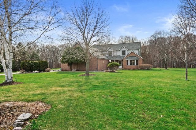 1511 Prairie LANE, Hubertus, WI 53033