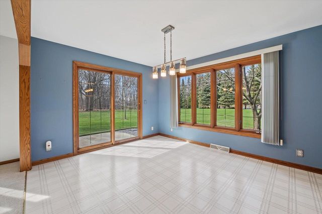 1511 Prairie LANE, Hubertus, WI 53033