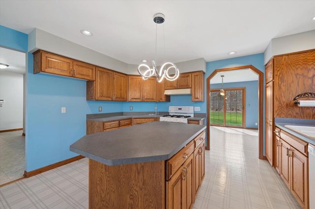 1511 Prairie LANE, Hubertus, WI 53033
