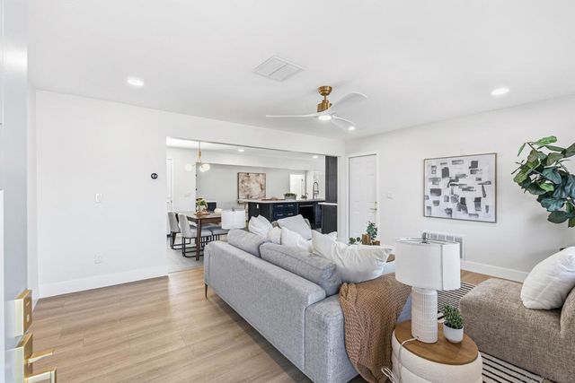 9632 Cambury Dr., Santee, CA 92071