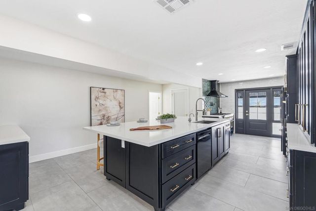 9632 Cambury Dr., Santee, CA 92071