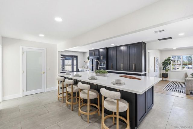 9632 Cambury Dr., Santee, CA 92071