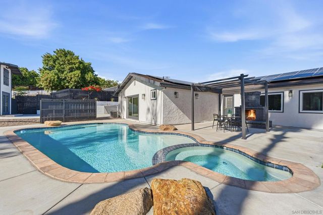 9632 Cambury Dr., Santee, CA 92071