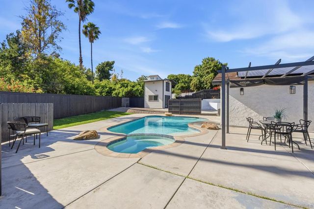 9632 Cambury Dr., Santee, CA 92071