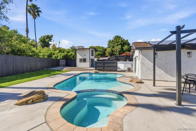 9632 Cambury Dr., Santee, CA 92071